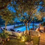 Holiday House With A Swimming Pool Stari Grad, Hvar - 17911